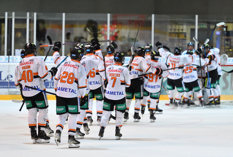 Le HC Tramelan peut à nouveau célébrer une victoire. (photo archives : Georges Henz).