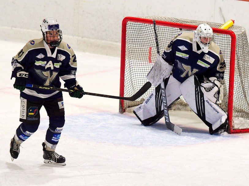 La gardienne Nina Paiva de la Neuchâtel Hockey Academy a vécu un après-midi difficile à Thoune (photo : Pierre Boldt).