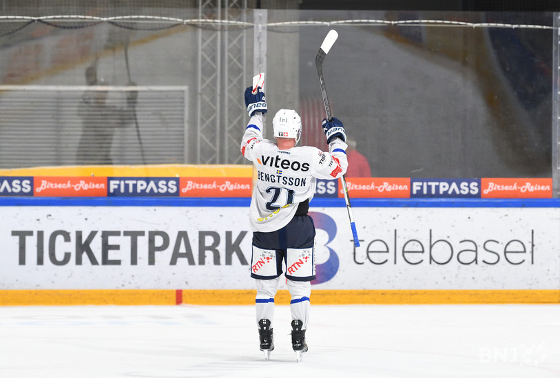 Le Suédois du HCC Sebastian Bengtsson prêt pour fêter de nouveau succès avec le HCC. (Photo : Georges Henz)