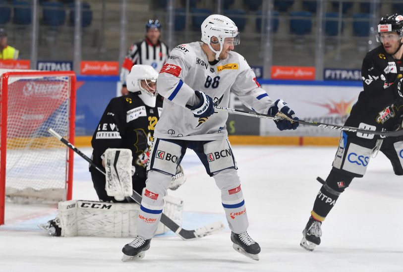 Kay Schweri portera le maillot du HC La Chaux-de-Fonds jusqu'en 2025.  (photo : Georges Henz).