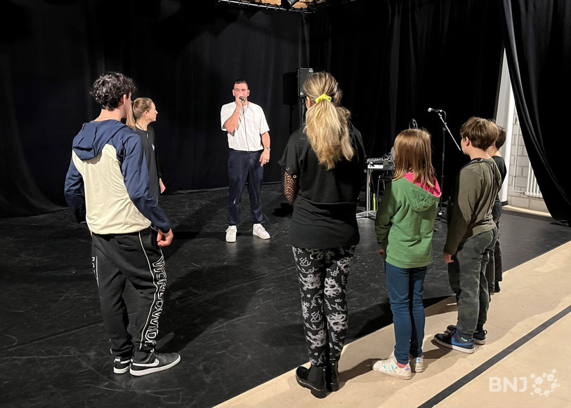 Cinq adolescents se sont essayés au beatbox vendredi à St-Imier.