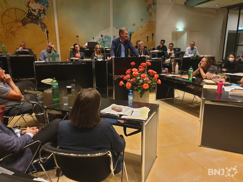 Cette séance du Conseil de ville de Bienne était la dernière pour Leonhard Cadetg (PLR), qui se retire après 10 ans d’engagement au Parlement.