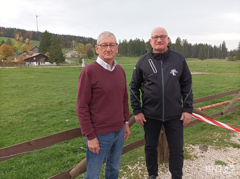 De gauche à droite : Le président du SIFM Martial Jacoulot va emmener les Franches-Montagnes jusqu'au Comptoir de Payerne d'Olivier Schneider.