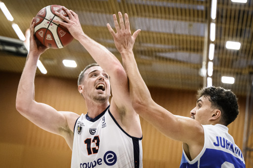 De retour au jeu après une blessure au mollet, le capitaine d'Union Neuchâtel Killian Martin n'a pas pu empêcher la défaite des siens. (Photo Archives : KEYSTONE/GABRIEL MONNET)