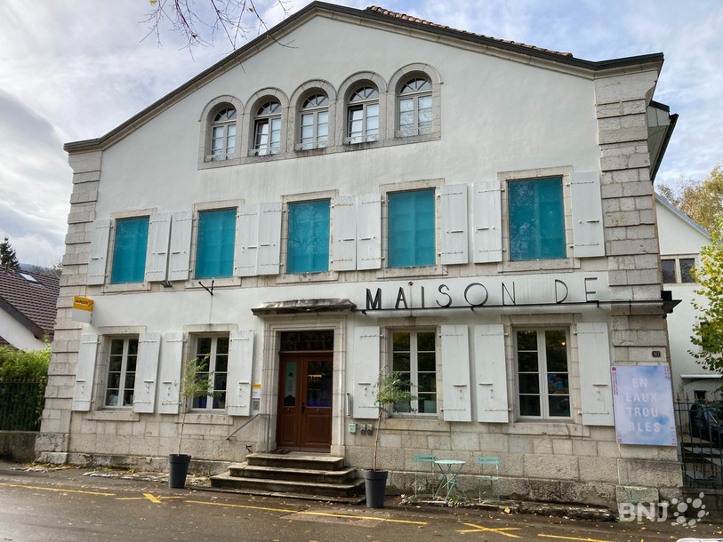 La Maison de l'absinthe à Môtiers a réuni le témoignage de 20 personnalités neuchâteloises autour du spiritueux pour sa nouvelle exposition.