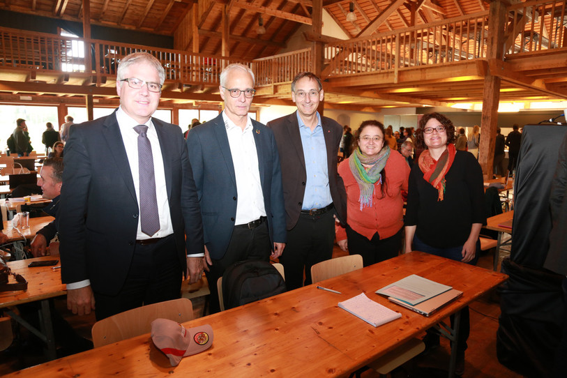 La rencontre s'est déroulée notamment en présence de Christian Hofer, directeur de l'Office fédéral de l'agriculture, Olivier Girardin, directeur de la Fondation rurale Interjurassienne, Thomas Egger, directeur du Groupement suisse pour les régions de montagne, Dominique Barjolle de l'Université de Lausanne et Theresa Tribaldos de l'Université de Berne (photo: Olivier Boillat). 