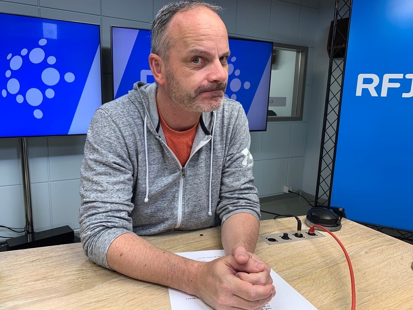 Aujourd’hui, Jérôme Mouttet a imité, entre autres, Dark Vador, Alain Berset et Renaud.