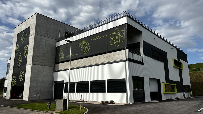 Une quatrième usine a été inaugurée ce vendredi à Porrentruy contenant une surface utile de 2’100m2