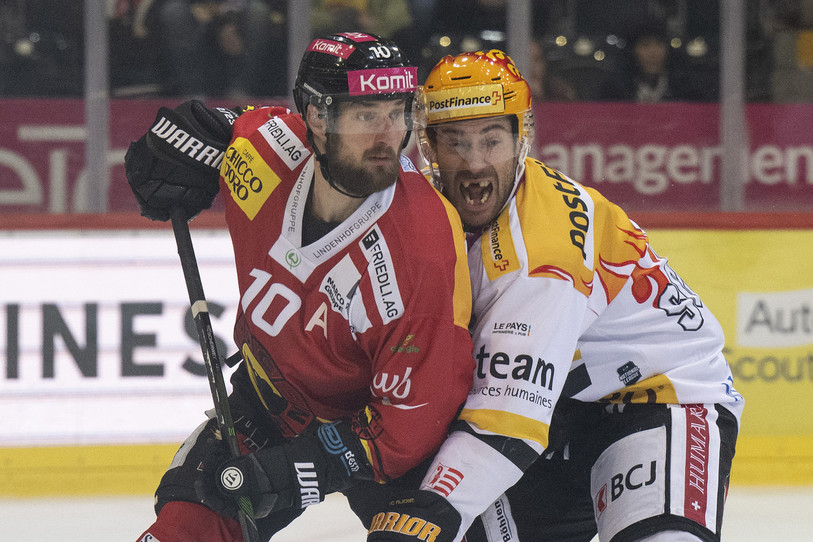 LeHC Ajoie de Philip-Michaël Devos s'est cassé les dents sur le CP Berne de Tristan Scherwey mardi soir (photo : KEYSTONE/Peter Schneider).