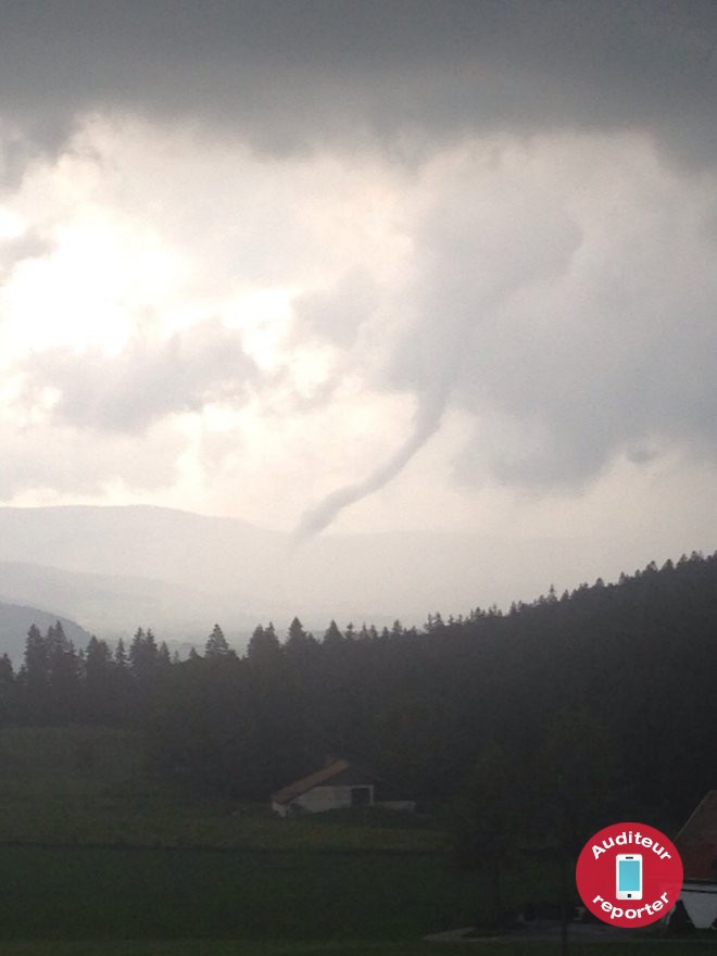 La tornade vue depuis Sommartel. 