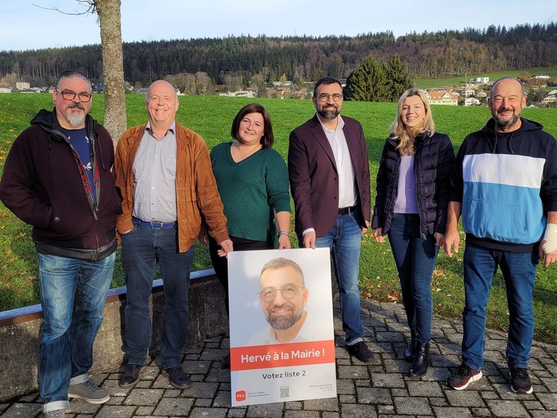 Le PS tramelot compte « redynamiser » le village. De gauche à droite : Vincent Vaucher (président), Christophe Gagnebin (sortant), Qendresa Koquinaj-Coçaj (sortante), Hervé Gullotti, Liridona Bujari Zenelaj, André Ducommun (sortant).