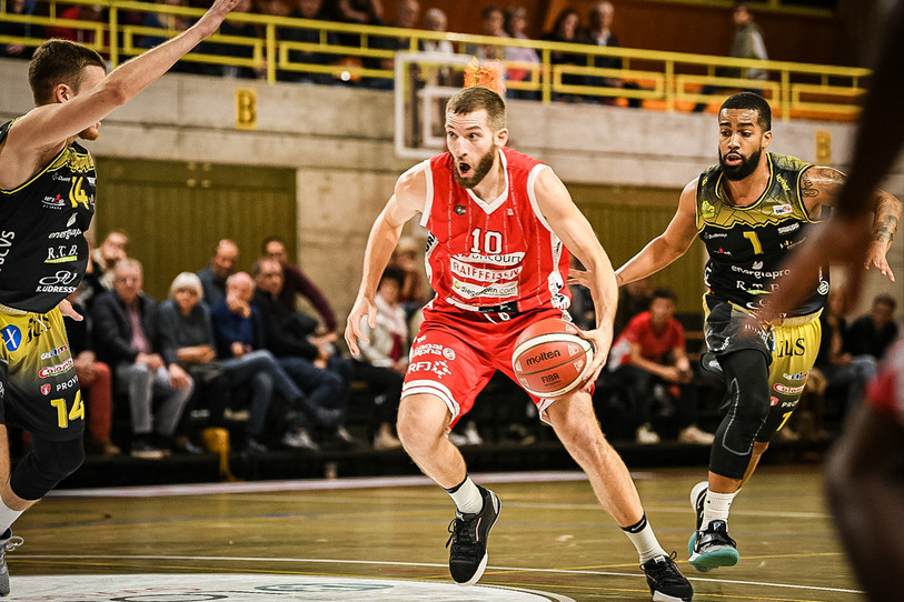 Florian Steinmann souffre d'une déchirure au mollet. (Photo: Stéphane Bée)