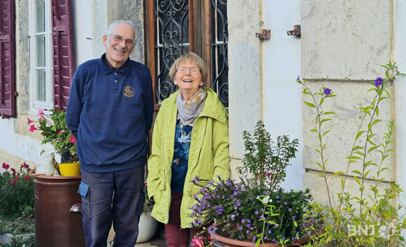Franz Tschannen et son épouse Alice aiment donner vie au Bâtiment grâce aux visiteurs qu'ils hébergent régulièrement
