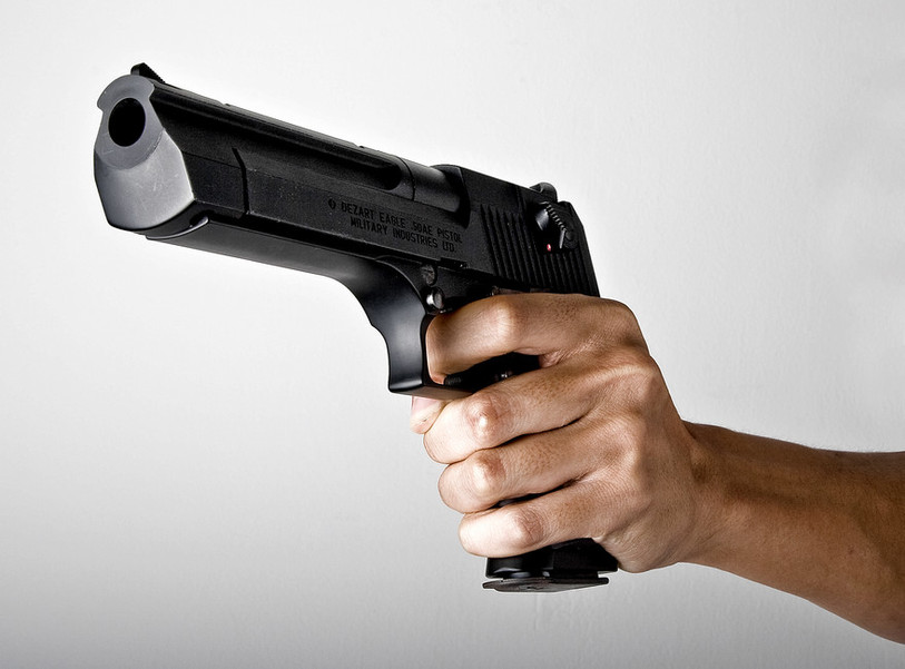 Arme, pistolet