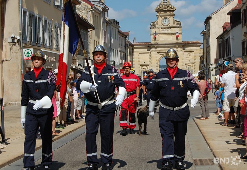 Les pompiers en bonne place dans le défilé du 14 juillet à Pontarlier.