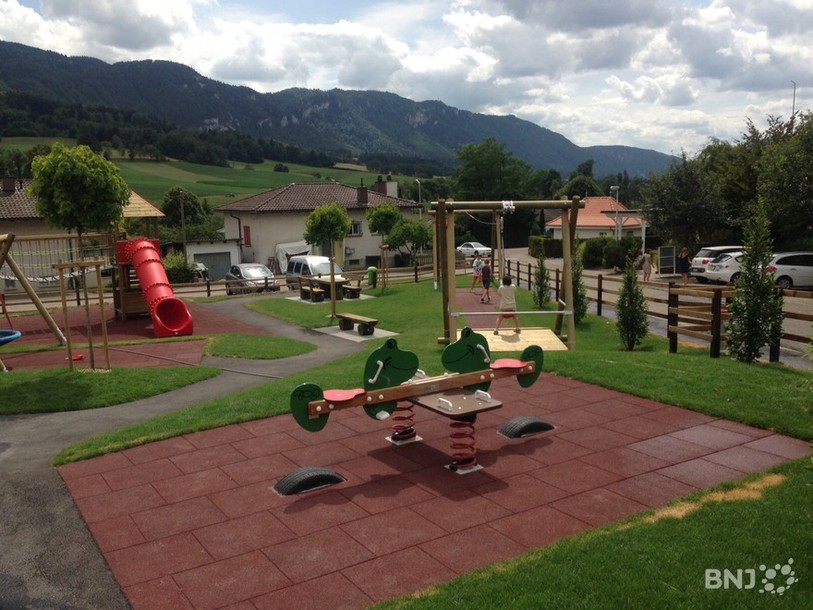 La place de jeux de Crémines a été inaugurée le 27 juin 2015