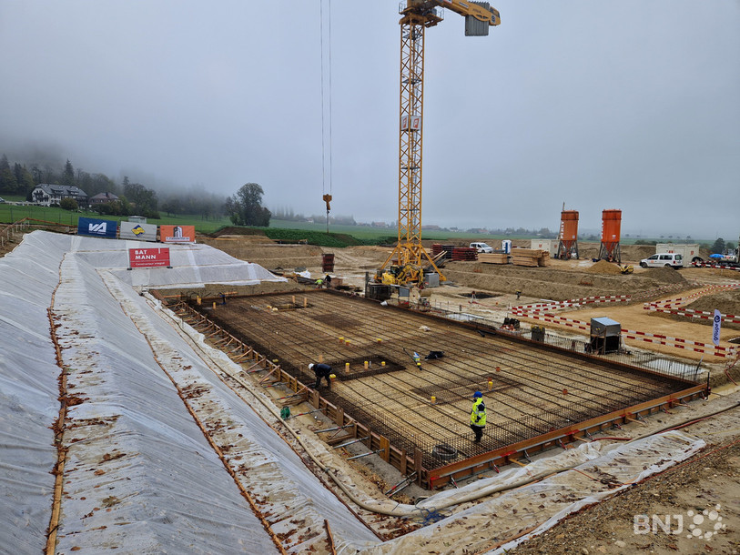 Le futur centre d'exploitation de Groupe E à Malvilliers est en pleine construction. Il sera terminé à l'automne 2024.