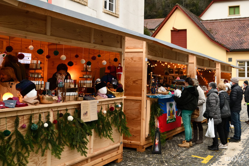 Les exposants seront nombreux pour la 24e édition du Marché de Noël de St-Ursanne. (Photo: archives Georges Henz)