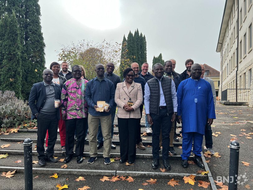 La délégation camerounaise et ivoirienne a passé deux semaines en Suisse. Elle a visité des exploitations du Jura, du Jura bernois du canton de Vaud et du Valais.