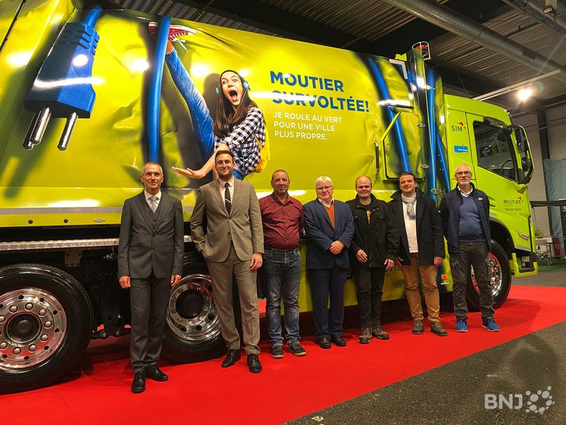 « Beau comme un camion. » Une expression populaire toute indiquée pour l'inauguration du nouveau véhicule de collecte.