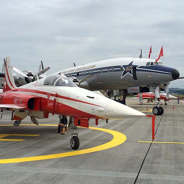 Patrouille Suisse et Super Constellation