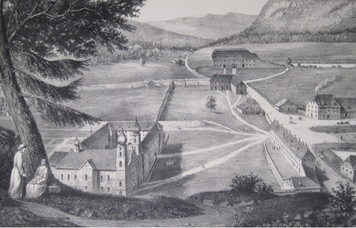 Sur cette lithographie d'E. Simon, on aperçoit le pensionnat érigé en 1782, longiligne bâtiment à droite de l'image en face de l'abbatiale. Le collège a été démoli en 1820. (Image : E. Simon, d'après Jules Juillerat).