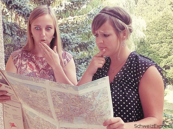 « Les Schneuqueuses » (Lucia Bütikofer et Emilie Charmillot) doivent faire preuve d'ingéniosité pour relever les défis qui leurs sont imposés (photo: SchweizExpress)
