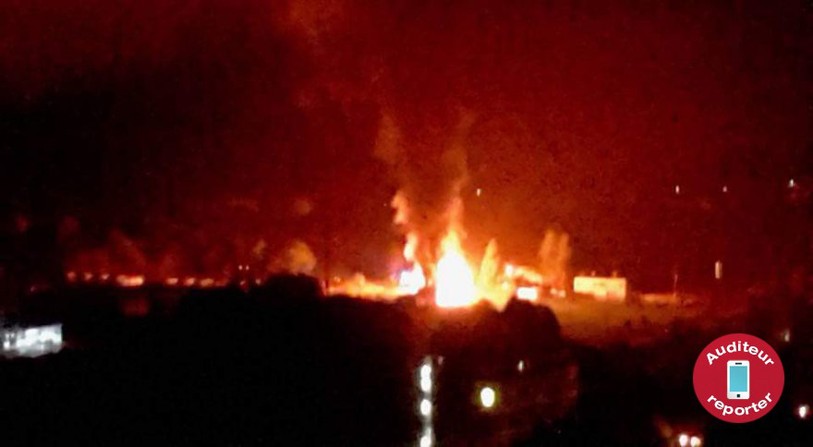 L'incendie de la buvette du FC Ticino, depuis les hauteurs du Locle.