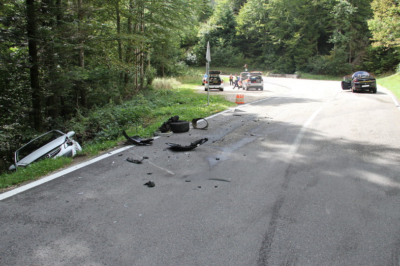 Une voiture s'est retouvée dans un talu dans les gorges du Pichoux