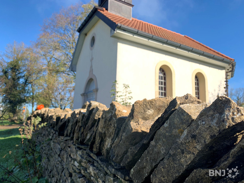 La chapelle des Vacheries-Dessus date du 19e siècle et a depuis été restaurée.