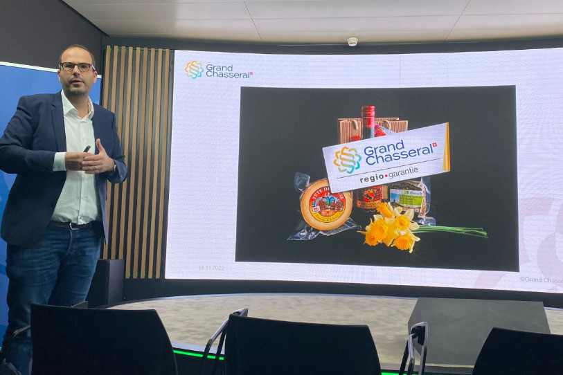La conférence de presse était itinérante dans toute la région ce vendredi matin pour aller au contact de tous les partenaires de la nouvelle identité « Grand Chasseral ». Ici Patrick Linder, Directeur de la CEP.