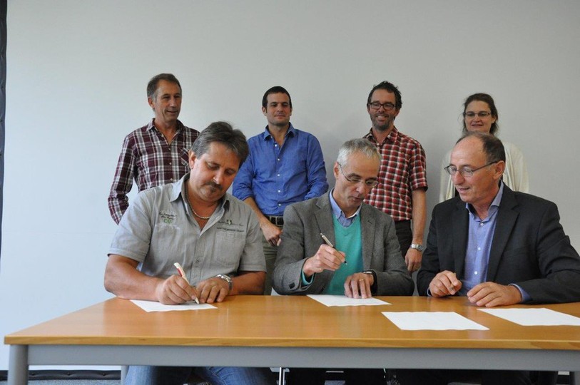 Noël Saucy, Olivier Girardin et Urs Niggli se réjouissent de cette collaboration renforcée qui devrait permettre à la région jurassienne de conserver un rôle moteur dans le développement de l’agriculture biologique en Suisse romande.