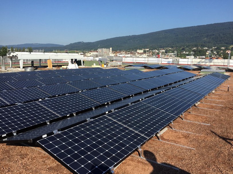 Installation photovoltaïque sur le cinéma Multiplex à Delémont
