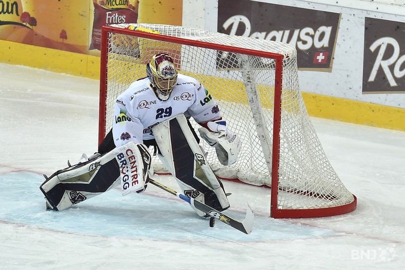 Excellent dans les buts à Berne, Simon Rytz a craqué sur un tir à la dernière seconde...