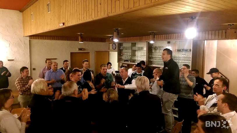 L'ambiance était à la fête dans le stamm de l'UDC JB à l'heure des résultats