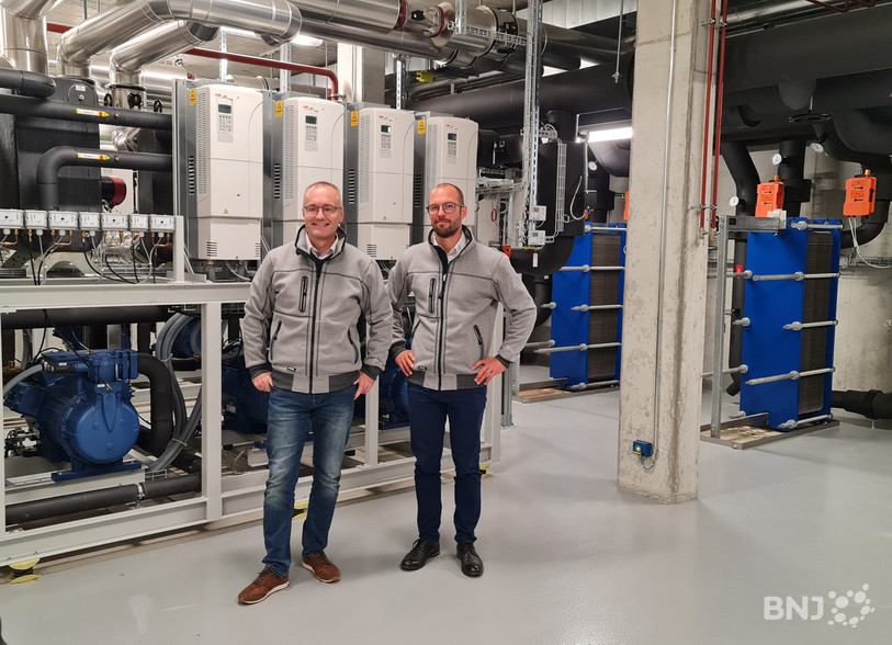 Michel Wälti et Olivier Rammelaere d'Energie Service Bienne se réjouissent de ce projet d'extension qui dynamisera le potentiel de la centrale thermique de la Champagne. 