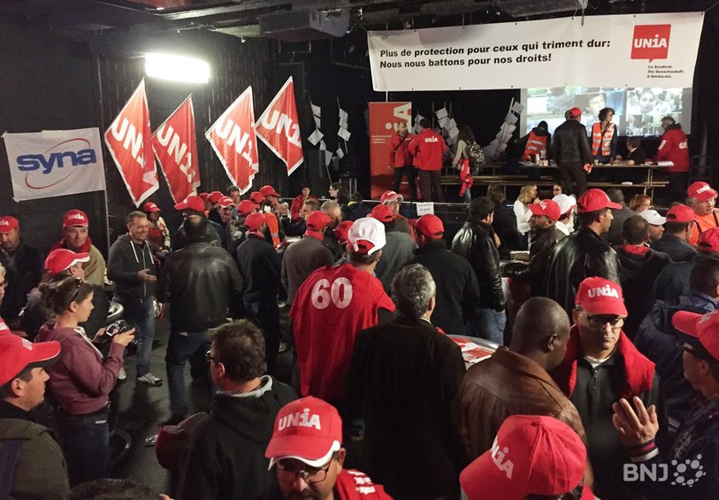 Les ouvriers de la construction demandent de meilleures conditions de travail. 