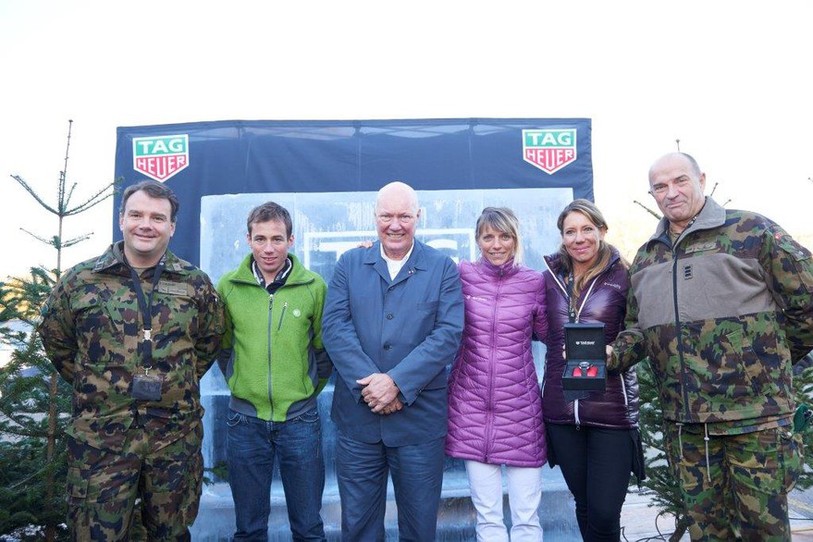 Au centre, Jean-Claude Biver, CEO de TAG Heuer et Président de la Division Montres du Groupe LVMH. (photo : Tag Heuer)