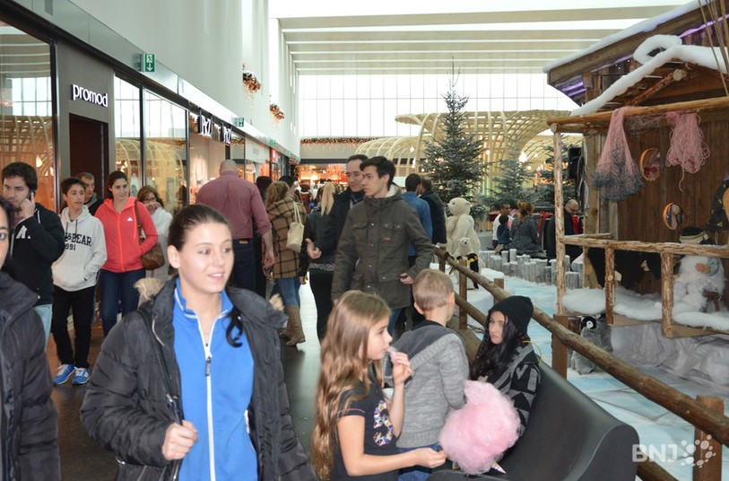 Le mall de Marin-Centre pris d'assaut.