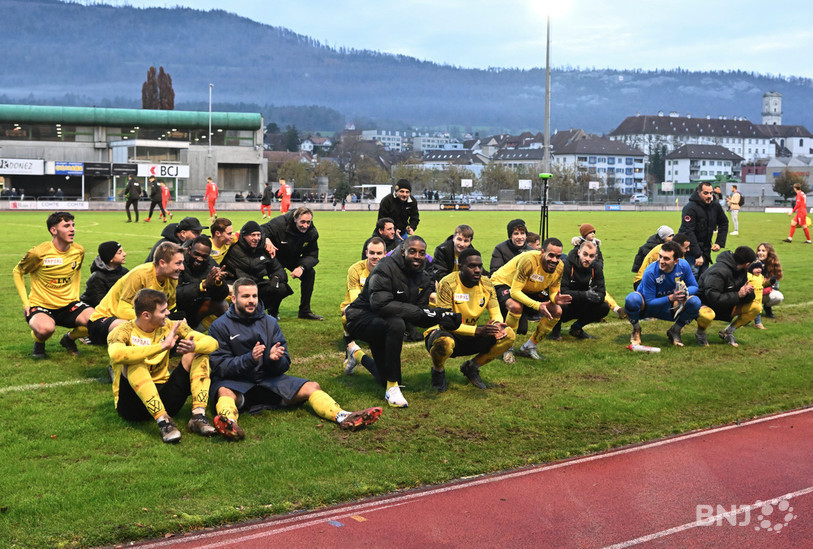 Les SR Delémont fêtent une dernière victoire devant leur public cette année. (Photo : Georges Henz)