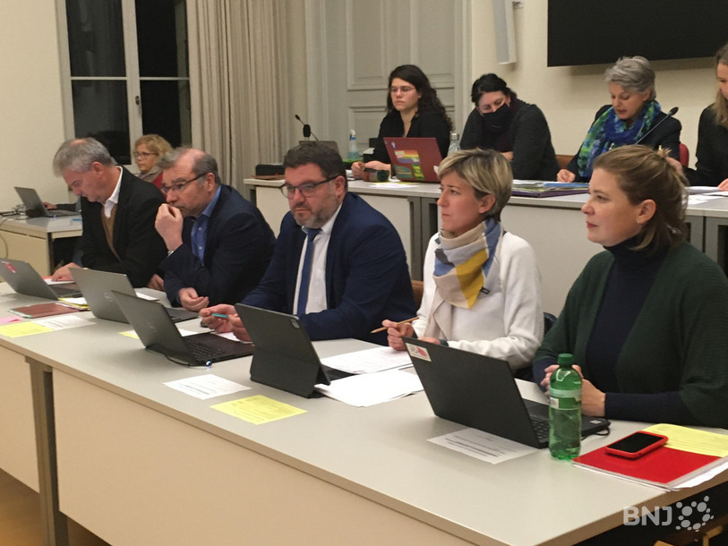 Les membres de l'exécutif de Delémont (au premier plan) devront revoir leur copie pour obtenir une hausse de salaires.