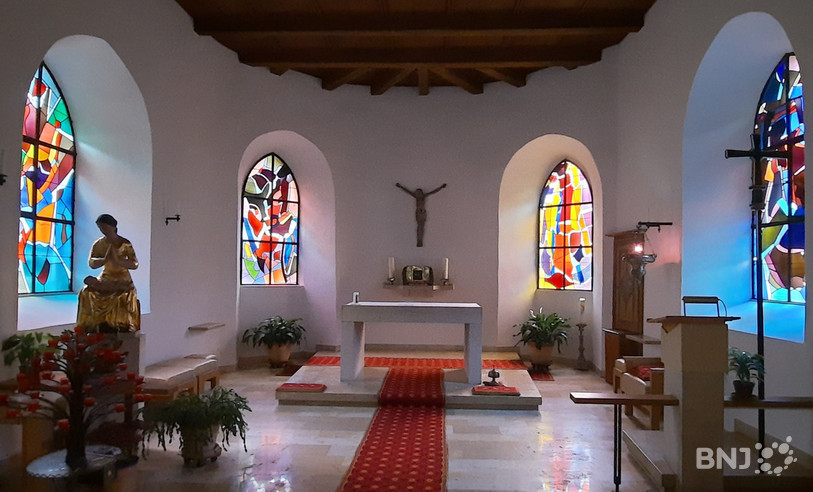 Les vitraux de l'église de Soubey sont l'une des nombreuses traces artistiques de Coghuf dans le Jura.