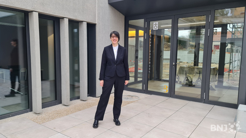 La présidente du Conseil de paroisse, Evelyne Hiltbrand, se réjouit d'oeuvrer dans une bâtisse confortable et fonctionnelle.