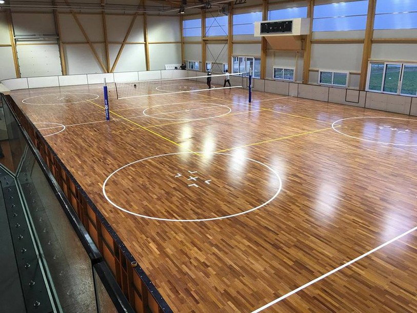 La nouvelle piste du SHC Rossemaison permettra d'accueillir différents sports (photo : David Stemer)
