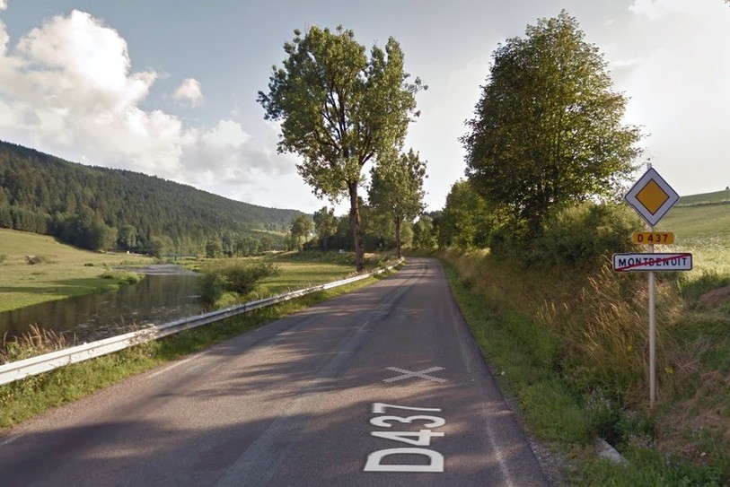 L'accident s'est produit sur la D437 entre Pontarlier et Morteau. (Image : Google Streetview)