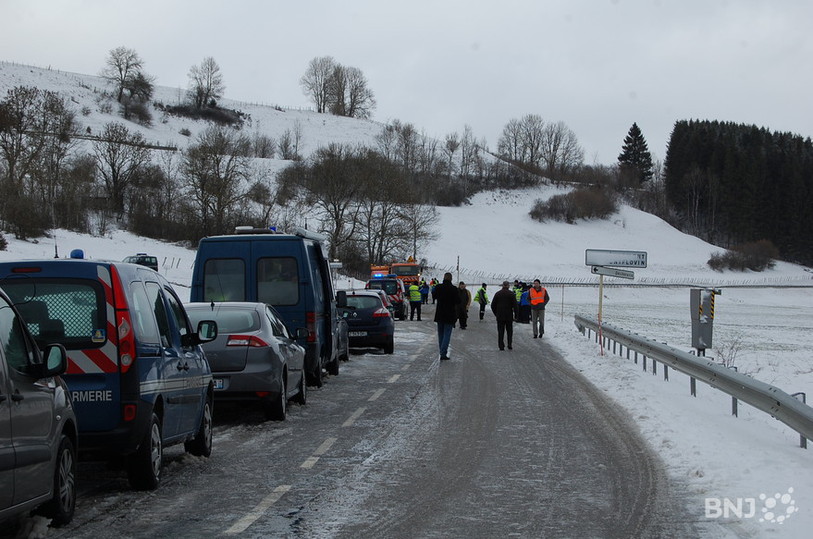 Accident mortel d'un car scolaire à Montflovin (France voisine).