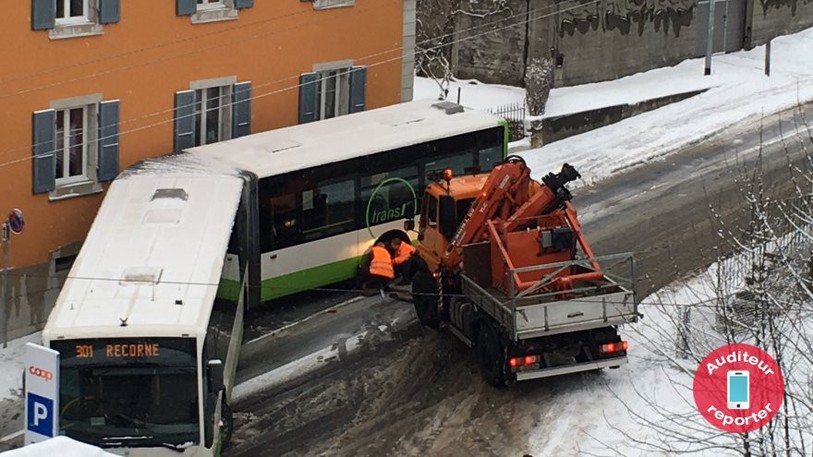 Bus de TransN accidenté à La Chaux-de-Fonds