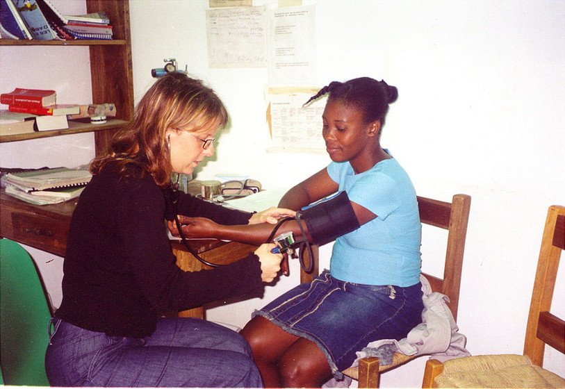 Francine Bernhard lors de sa mission en Haïti en 2004. (ldd)