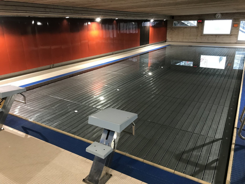 La piscine de St-Imier fermera ses portes dès le 23 décembre. Photo : archives