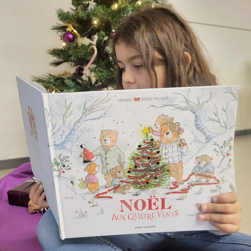Brina en pleine lecture de